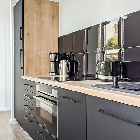 2 Bedroom Gorgeous Ship In Kruklanki