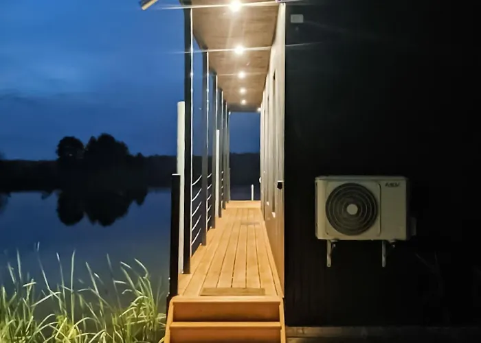 Botel 2 Bedroom Gorgeous Ship In Kruklanki